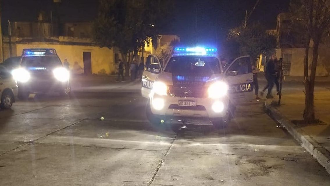 Iba a trabajar y encontró una bolsa tirada: la abrió y encontró lo peor "Un horror"