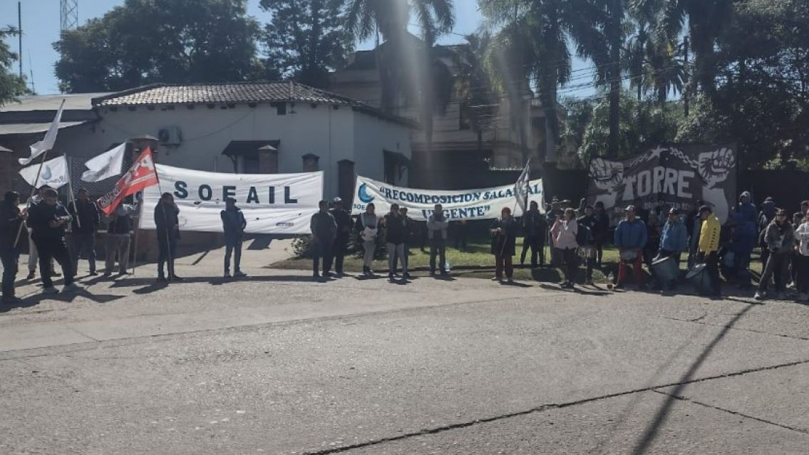 Trabajadores azucareros de Jujuy marchan contra la "Ley Bases" y por un salario digno
