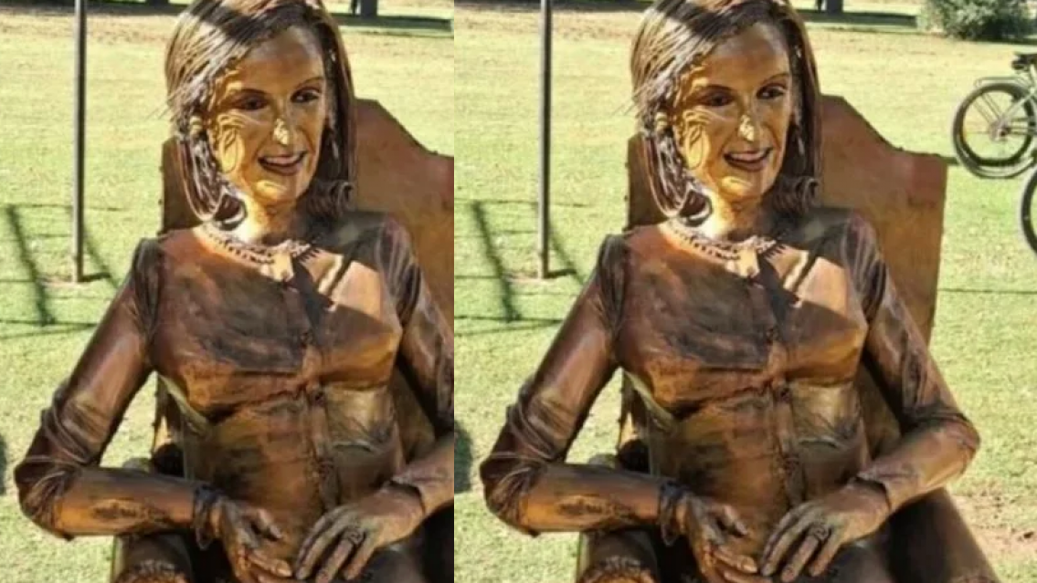 Dura cr�tica de Mirtha Legrand a su estatua homenaje en Villa Ca��s