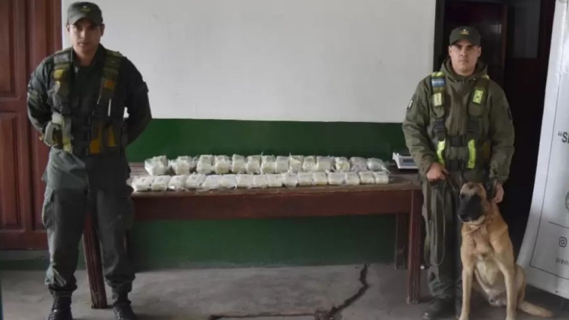 Gendarmer�a secuestr� m�s de 31 kilos de coca�na y un kilo de marihuana en el ramal juje�o