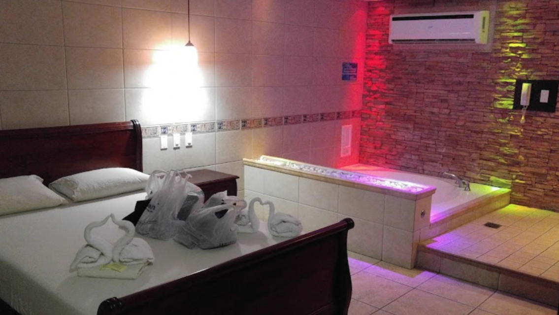 Llev� a dos mujeres a un motel y despert� sin su autom�vil: las conoci� esa misma noche