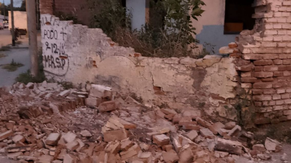 Terrible viento en la madrugada de Jujuy: Varias paredes se vinieron abajo