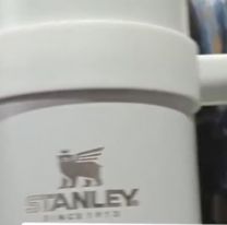 El vaso t&eacute;rmico de m&aacute;s buscado de Stanley lleg&oacute; a Jujuy y se vende a un precio incre&iacute;ble