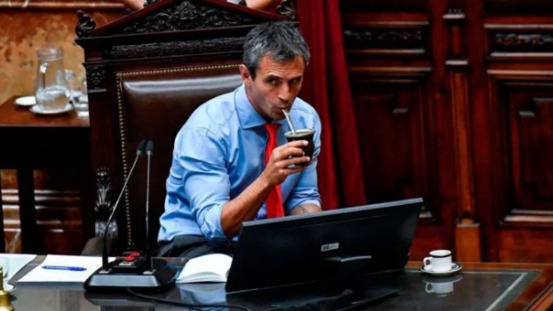 Los diputados se aumentaron el sueldo un 80%