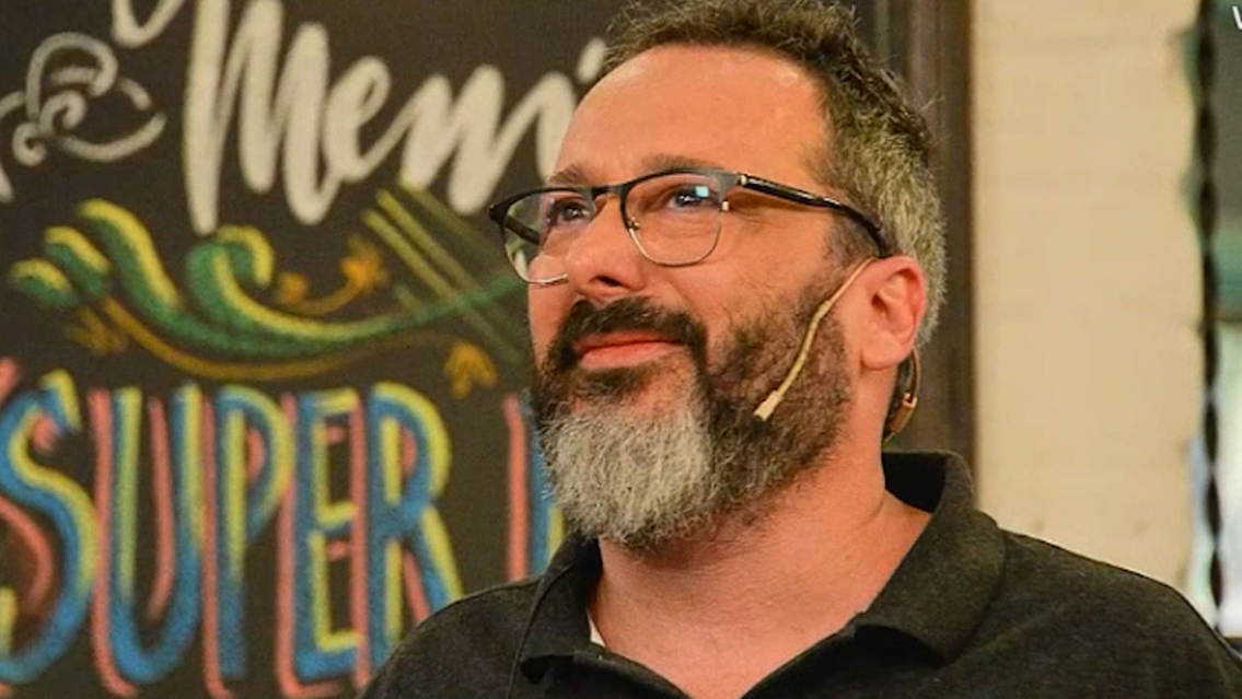 "Te hubieras acordado cuando se estaba muriendo", famosos enfrentados por Gerardo Roz�n