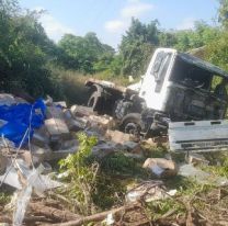 Impresionante vuelco en una ruta de Jujuy: Piden ayuda para recoger la mercadería