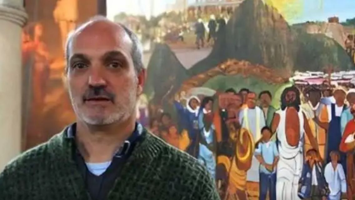 Un cura hizo cantar contra Javier Milei en una misa