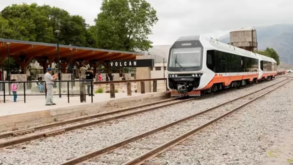 Ofrecen descuentos y cuotas sin interés para comprar pasajes del Tren Solar de Jujuy