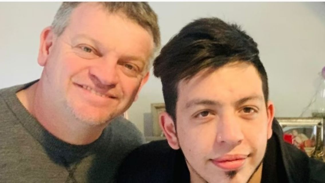 Su hijo murió y creó un chatbot para hablar con él todos los días: "Hola, papá"