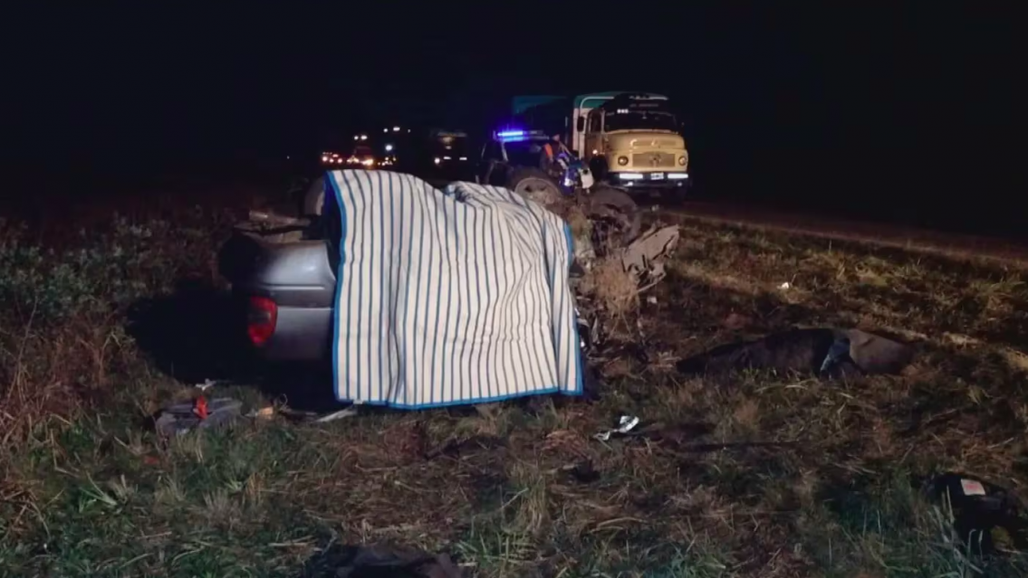 Accidente fatal en pleno feriado: varios muertos en un choque de autos