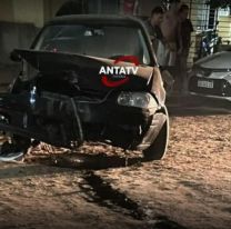 Se durmió y se reventó contra un árbol: lo internaron de urgencia