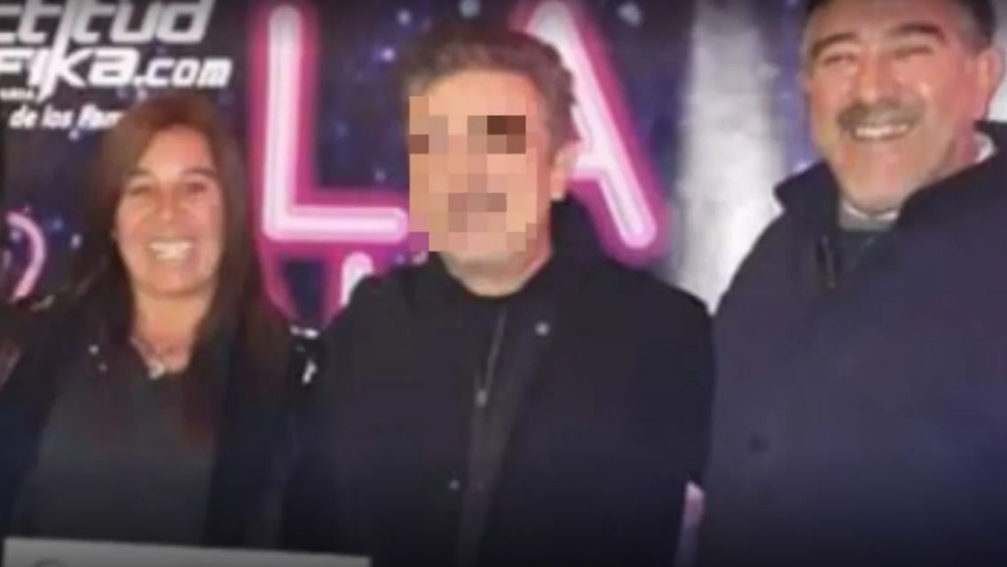 Filtraron una foto de un mega famoso con los detenidos por Loan: tuvo que explicar todo