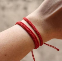 URGENTE: Doble cinta roja para la envidia, estos son los peores signos en eso