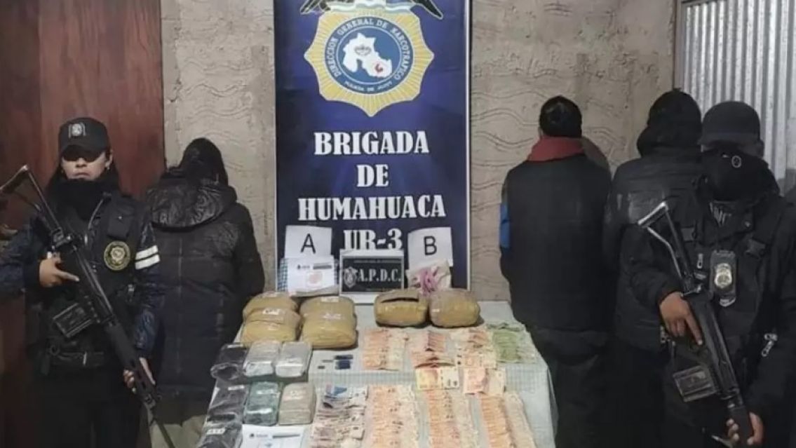 Secuestraron casi 8 kilos de coca�na y 6 de marihuana en la zona de las Salinas de Jujuy