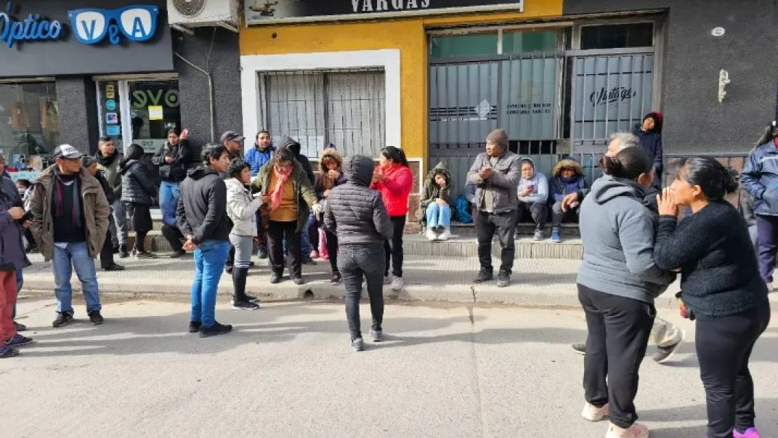 Miles de juje�os indignados con el tarifazo en Perico: Llega al 900%
