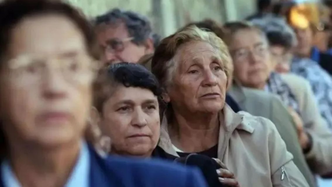 Milei puso en duda el bono para jubilados: �Se pagar�n los $70.000 en julio?