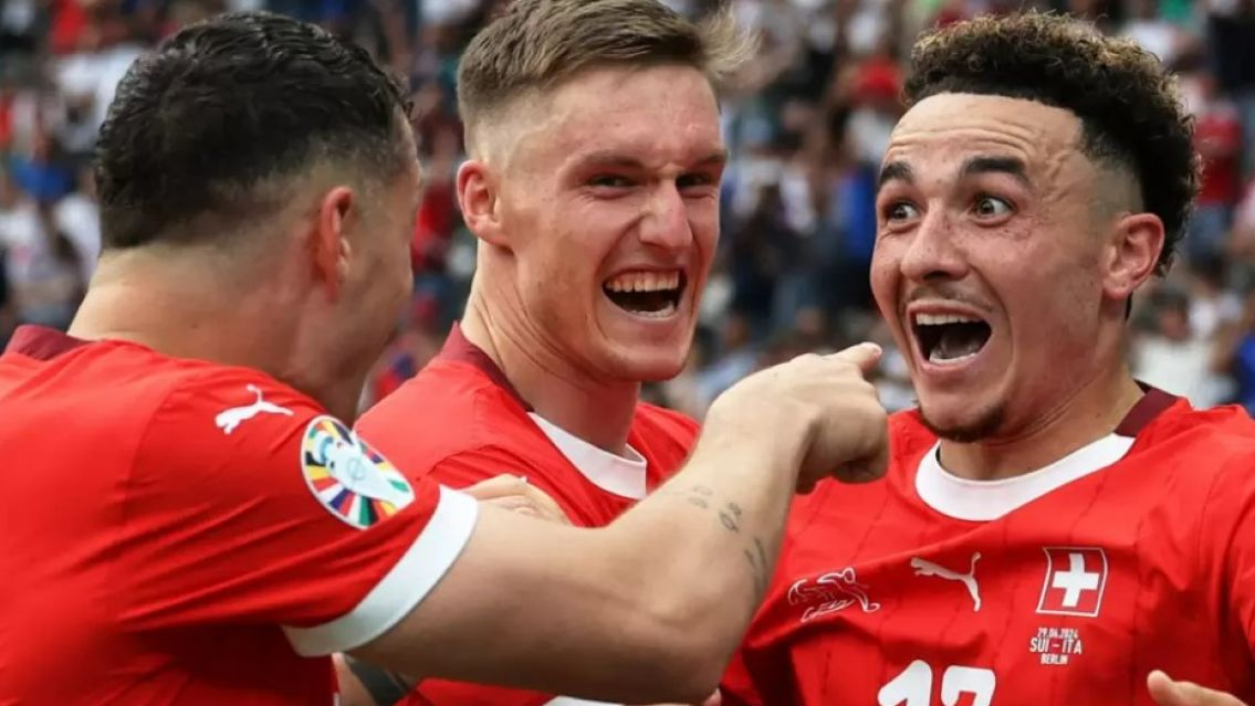 Suiza eliminó al campeón defensor Italia y se clasificó a cuartos de final