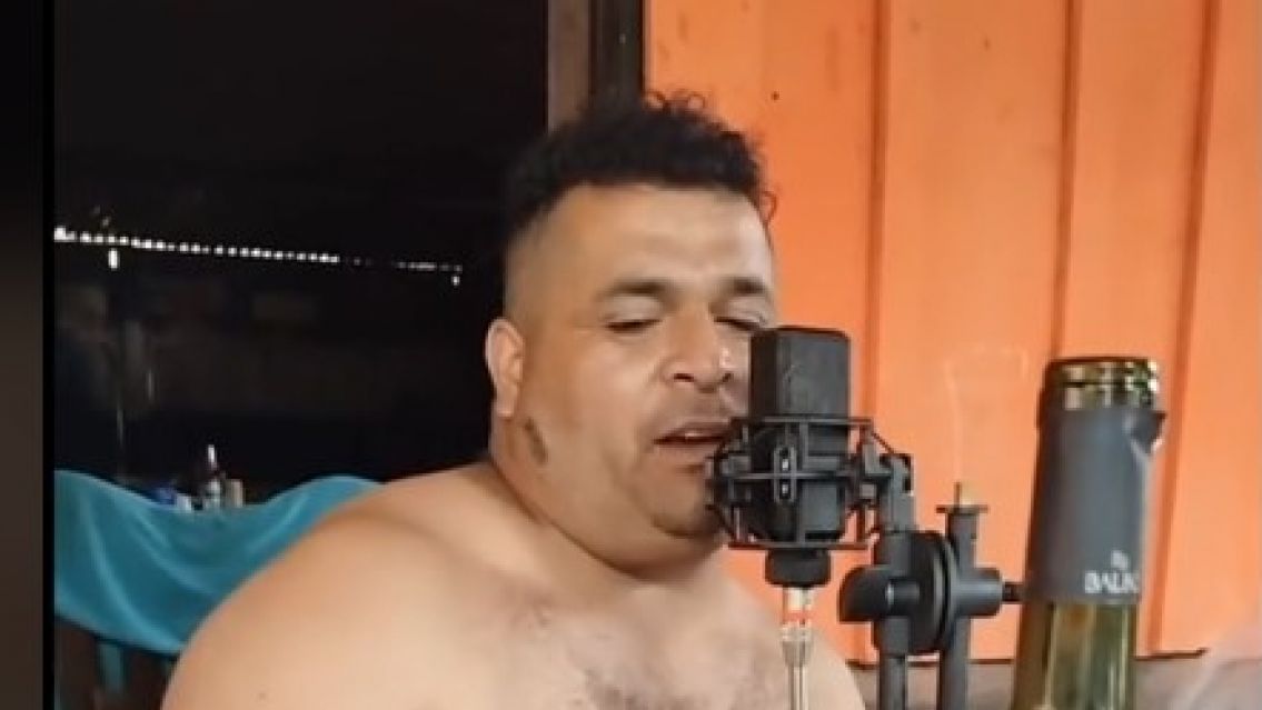 Es de Caimancito y sorprende con su voz: "El Eros Ramazzotti de Jujuy"