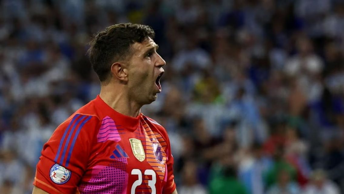 Dibu Mart�nez, h�roe de un equipo que casi queda afuera de la Copa Am�rica