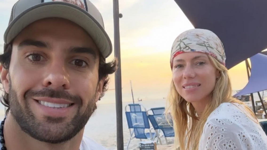 En calzoncillos delante de todas, la repudiable actitud de Manu Urcera delante de las nenas