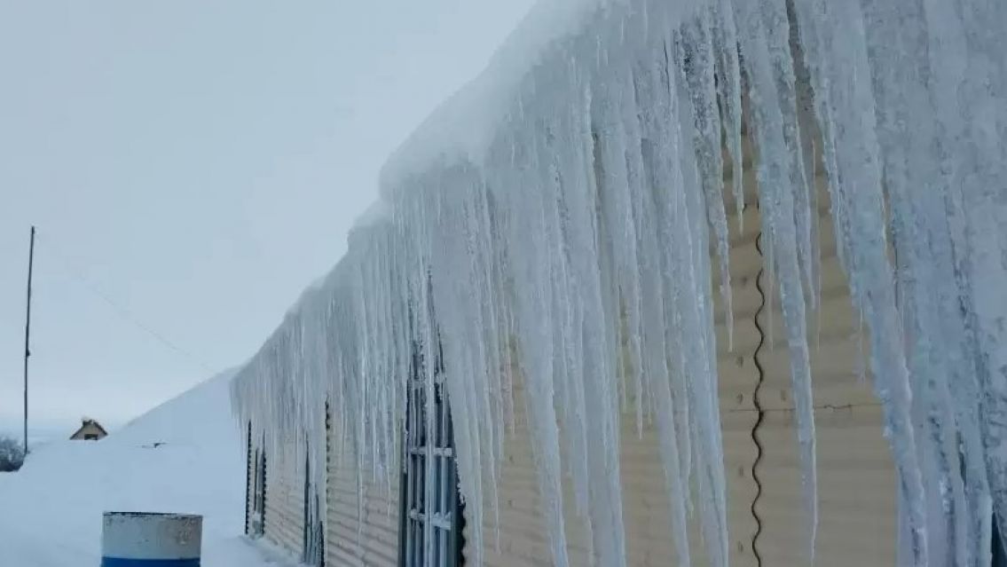 Santa Cruz bajo alerta roja por frío extremo: temperaturas de hasta 25 grados bajo cero y ríos congelados