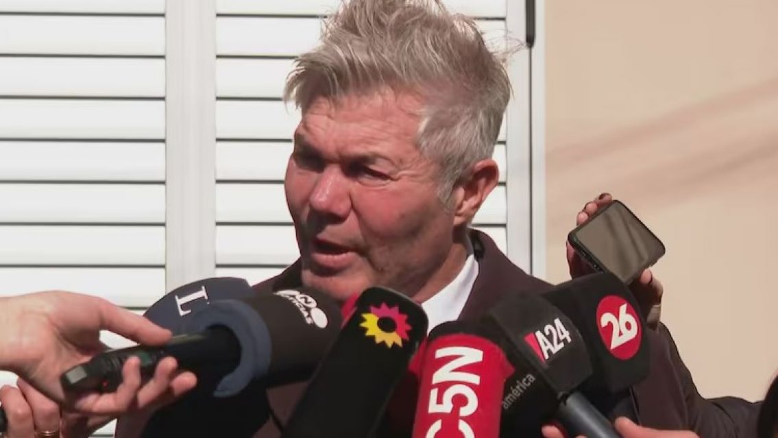 Urgente: Burlando viajará a Bolivia y asegura que "hay un dato concreto"