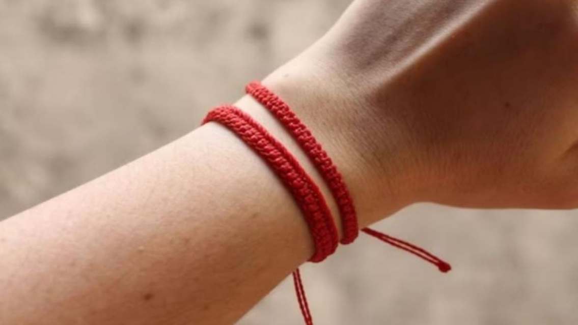 ¿Sabías que hay que usar doble cinta roja contra la envidia? ¿Qué tienen que ver los signos?