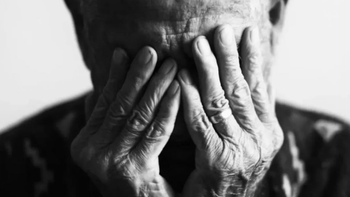 Abuelito de Jujuy denunció que hace un año su familia le roba la pensión: vive en la miseria