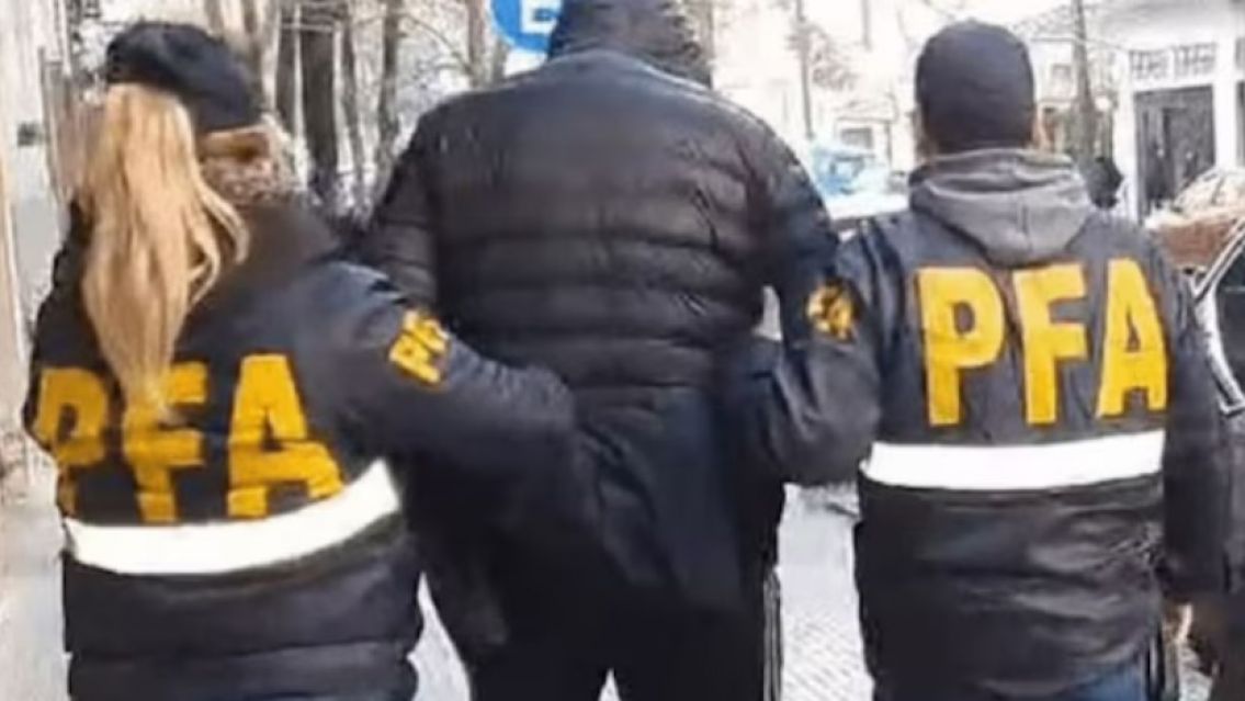 Cirujano del Hospital de Ni�os fue detenido por pedirle fotos �ntimas a una nena de 11 a�os