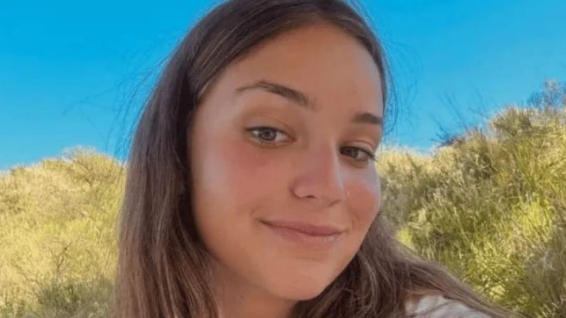 Encontraron muerta a una influencer dentro de un auto: Hay un detenido