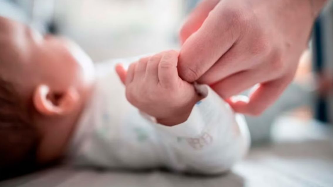 C�mo se llama y d�nde naci� el primer beb� argentino de 2026: a qu� hora