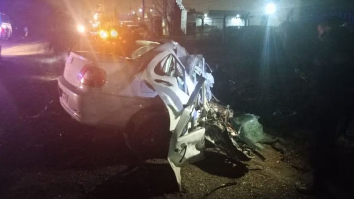 Muri� un joven tras chocar contra un colectivo: ten�a 23 a�os