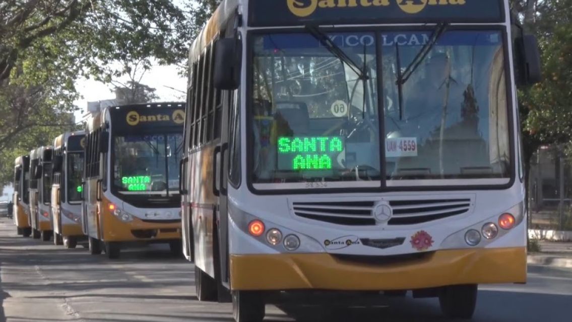 Polémica en Jujuy: empiezan a pedir DNI a los que quieran subir grátis a los colectivos