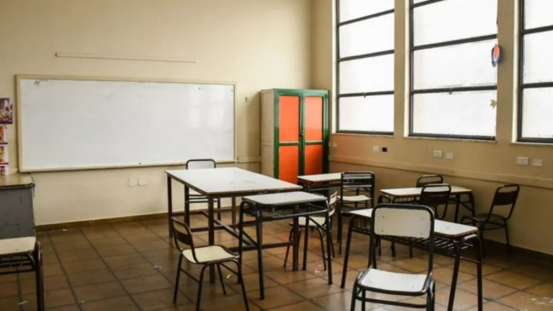 Docentes juje�os amenazan con volver a clases si no hay acuerdo salarial