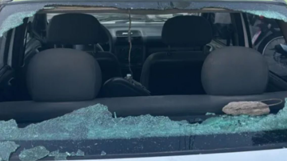 Un remisero sufri� un ataque de su examante: cay� a la casa donde vive con otra mujer