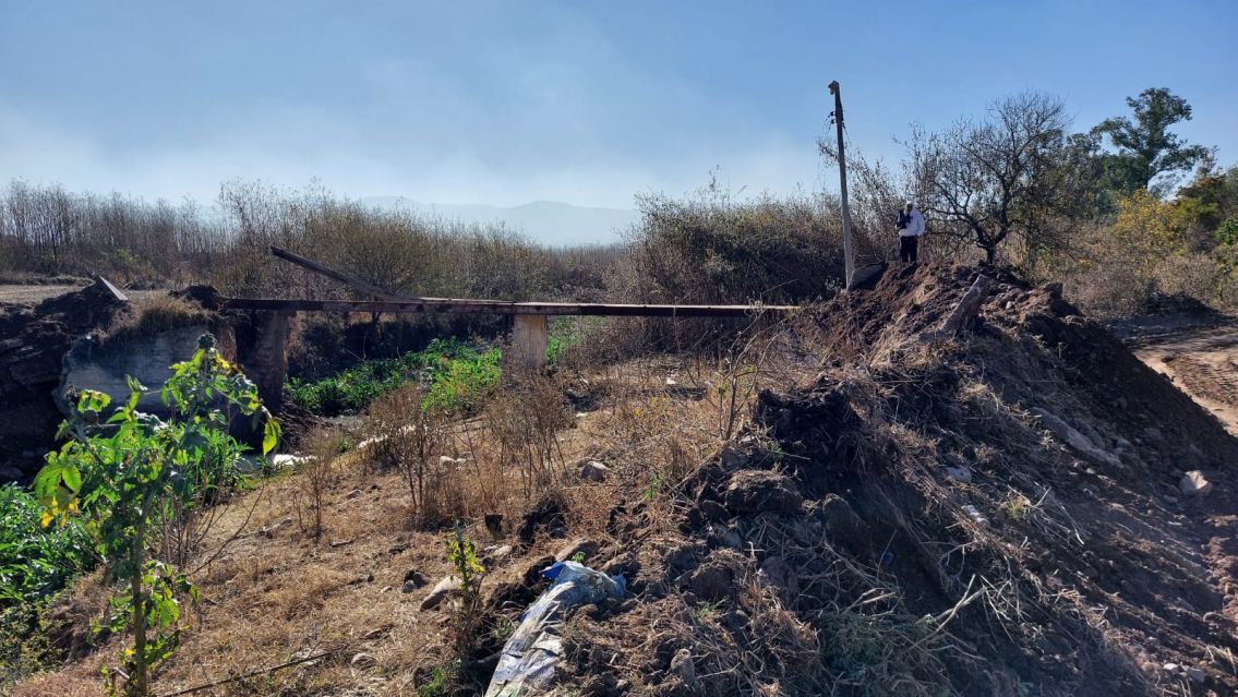 Bronca de vecinos jujeños: tiraron abajo el puente que usaban todos los días