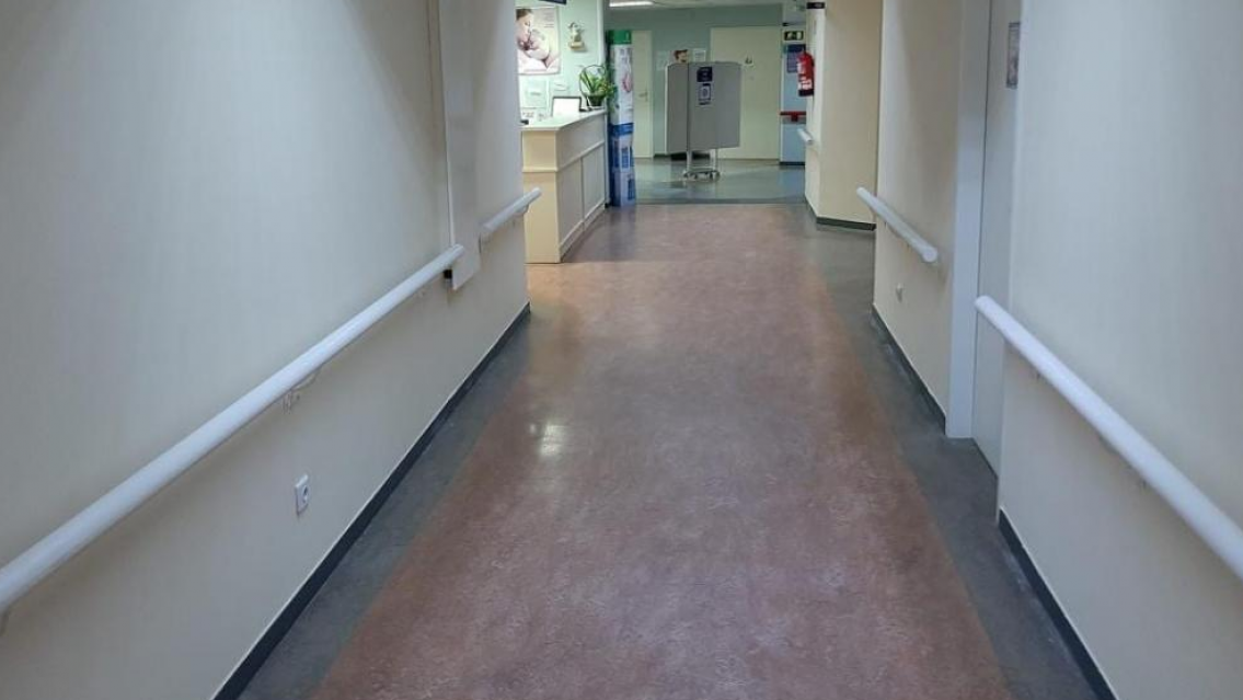 Horror en un hospital: llev� a su beb� y se encontraron con algo terrible