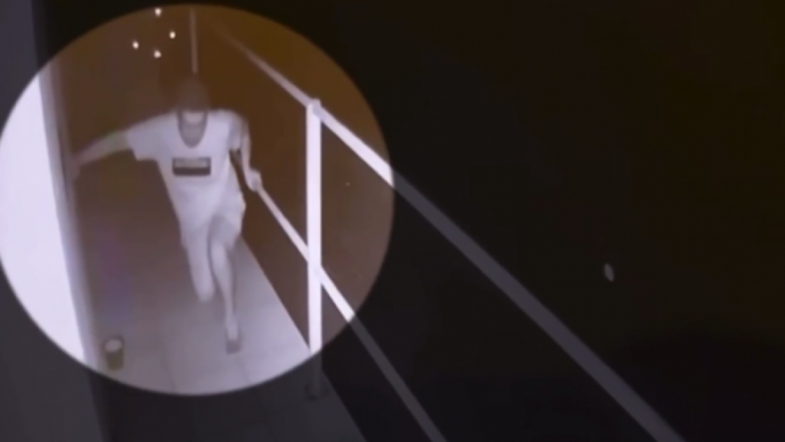 La peor tragedia, famosísimo actor festejaba su nuevo proyecto, cayó del balcón y murió