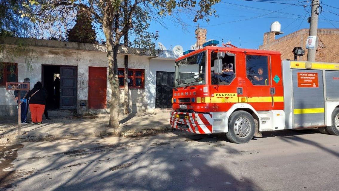 Humo, gritos y desesperaci�n en un barrio juje�o: se despertaron de la peor forma