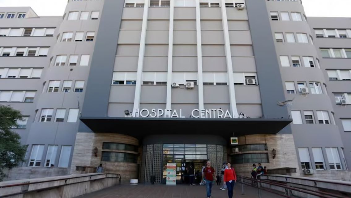 Mendoza tambien cobrará la atención médica a extranjeros