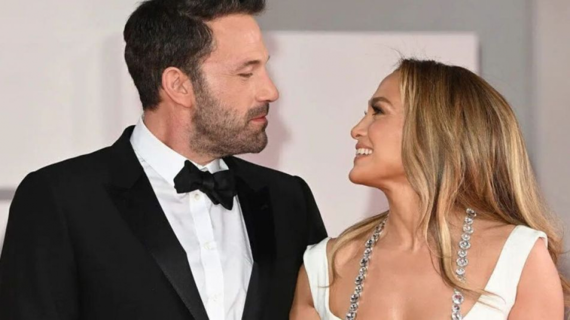 Son todos iguales, Ben Affleck abandonó a Jennifer López y apareció a los besos con una de sus ex