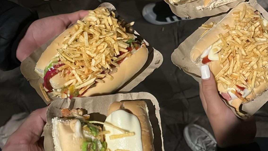 Escándalo con una panchería en la Feria del Bachi: "su ex se quedó con todo"