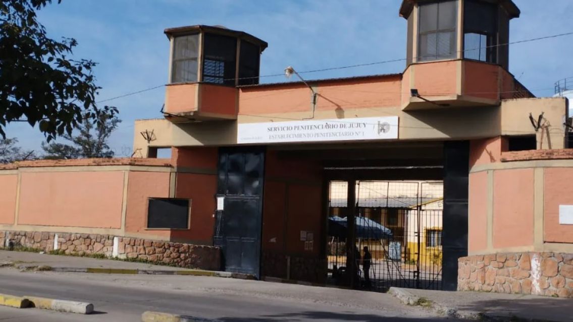 "Un guardiacárcel me pega": preso jujeño contó la pesadilla que vive en Gorriti