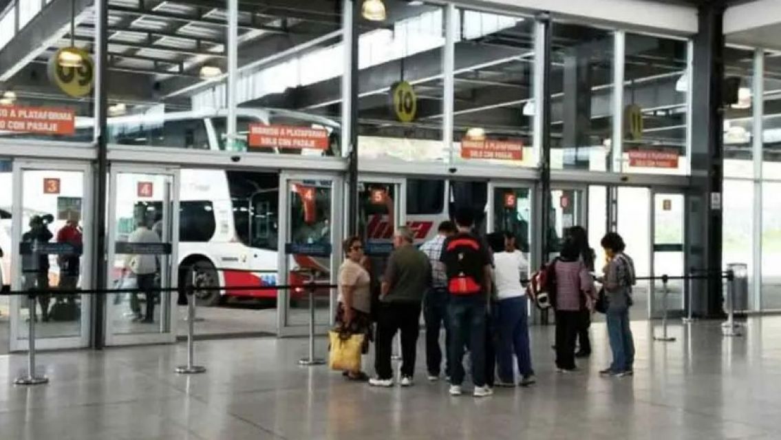 Enorme despliegue de la Policía Federal en la Terminal de Jujuy por el caso Loan