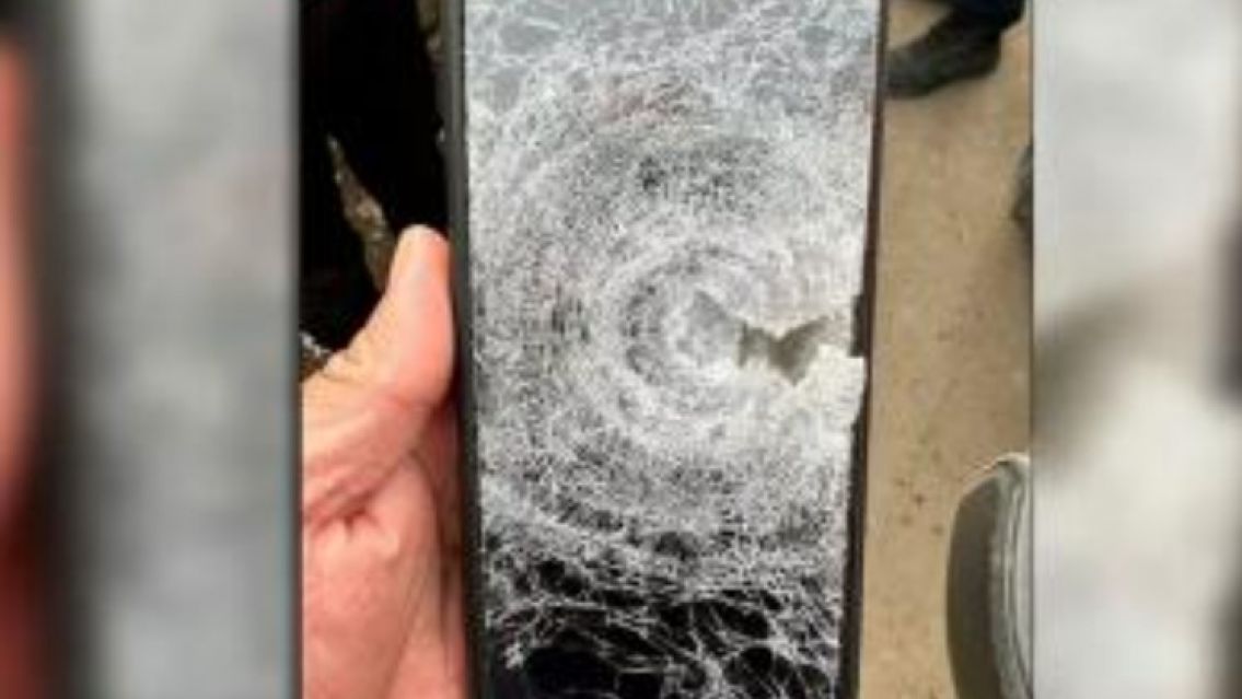 Conmoción en Córdoba: lo atacaron a los tiros y se salvó de milagro gracias a su celular