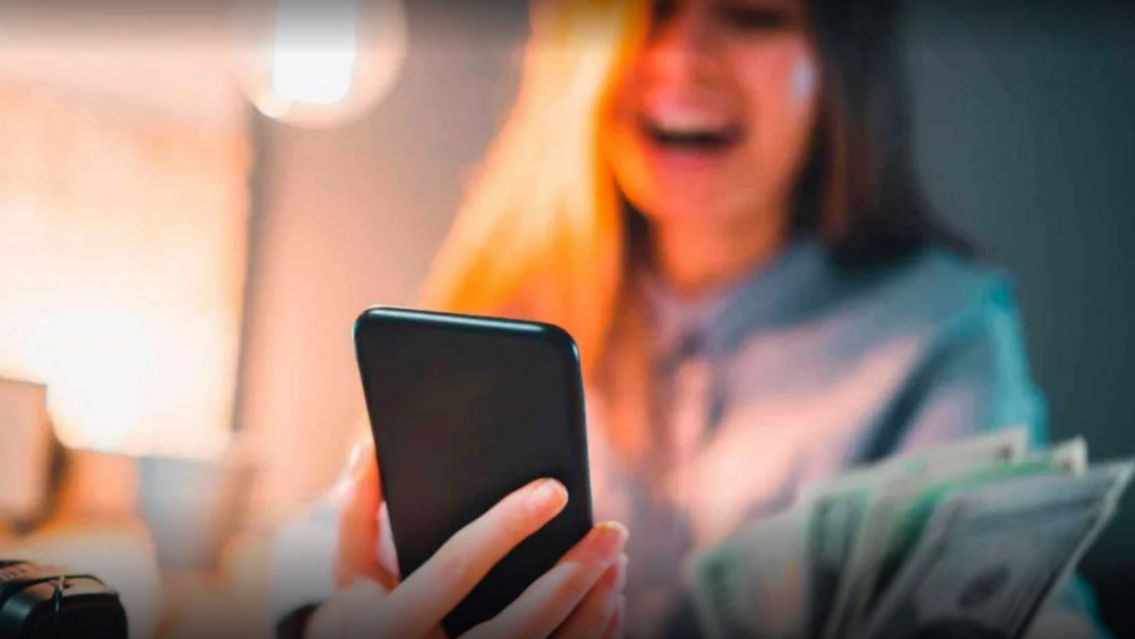 La peor maestra: promovía casinos online a menores