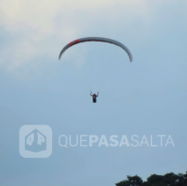 Fue a un cerro de Salta para saltar en parapente y muri&oacute;