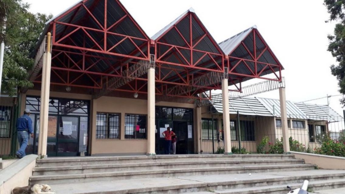 En sus narices, polic�a juje�a fue a hacer guardia al hospital y le robaron la moto