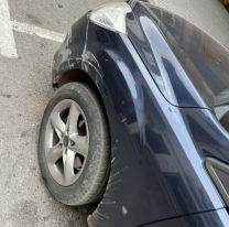 Buscan al due&ntilde;o de este auto: lo estacion&oacute; en el centro juje&ntilde;o y se lo chocaron