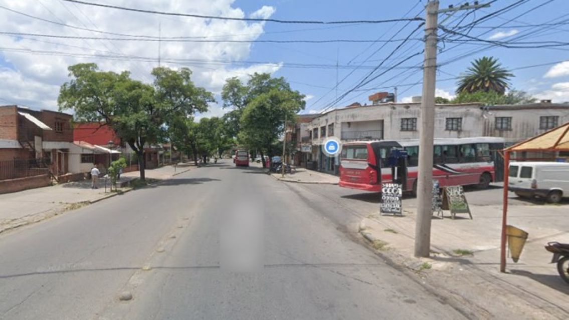 Juje�o desmay� a su novia en plena avenida El �xodo 